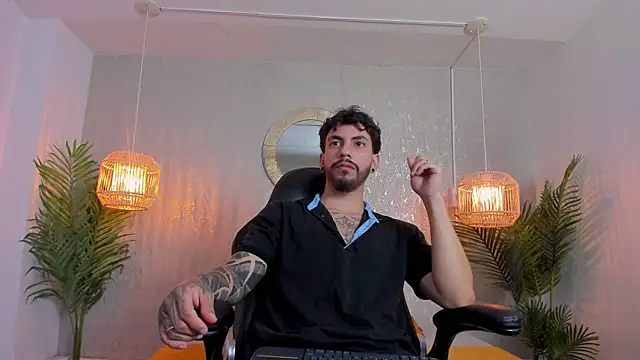 Snapshot of leviwolff chatting on July 12, 3:30 am leviwolff online show from July 12, 3:30 am