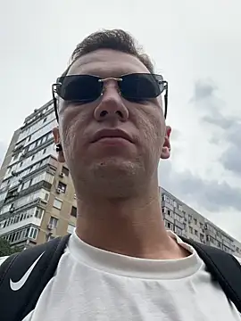 ohmyandy online show from July 13, 10:18 am