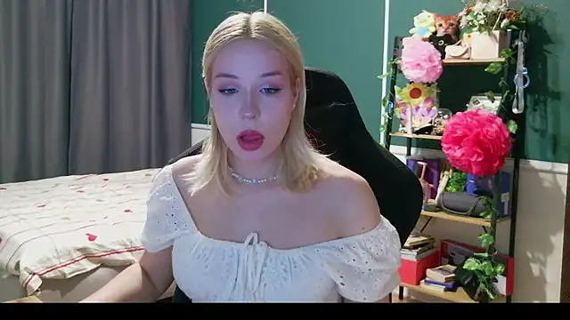Eden Rose online show from July 26, 10:05 pm
