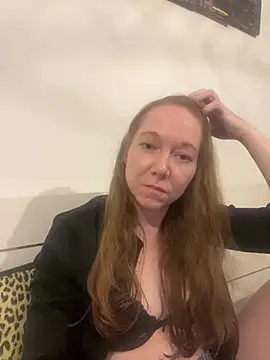 Snapshot of EmmaaFit chatting on July 14, 5:18 pm EmmaaFit online show from July 14, 5:18 pm