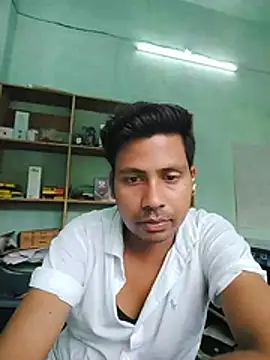 Snapshot of guru8340 chatting on July 19, 11:47 am guru8340 online show from July 19, 11:47 am