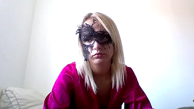 Snapshot of JeuneCharme1 chatting on July 15, 1:38 pm JeuneCharme1 online show from July 15, 1:38 pm