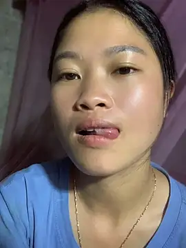 LilyLily68 online show from August 6, 6:26 am