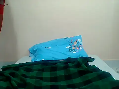 Snapshot of Amanda-Flower chatting on July 14, 10:21 am Amanda-Flower online show from July 14, 10:21 am