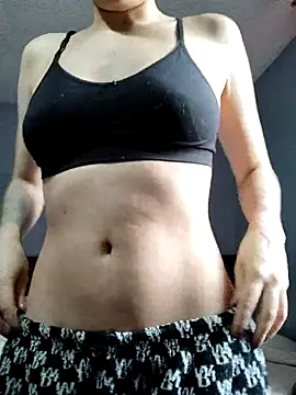 laura mon online show from August 5, 8:33 pm