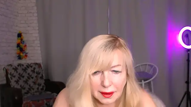 Samantha Si online show from December 7, 8:11 am