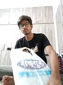 Snapshot of Badboy_Gaurav_04073 chatting on July 14, 10:21 am Badboy Gaurav 04073 online show from July 14, 10:21 am