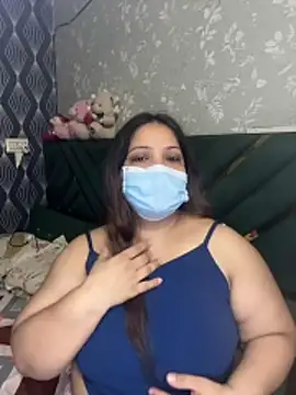 Snapshot of BarbieJasmine chatting on July 18, 7:01 am BarbieJasmine online show from July 18, 7:01 am