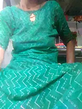 Snapshot of Aradhna-104 chatting on August 6, 4:14 am Aradhna-104 online show from August 6, 4:14 am