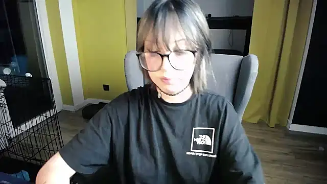 Snapshot of Reze_bomb chatting on July 18, 8:56 pm Reze bomb online show from July 18, 8:56 pm