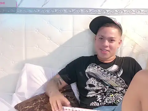 Snapshot of AustinThompsonn chatting on August 8, 3:30 am AustinThompsonn online show from August 8, 3:30 am