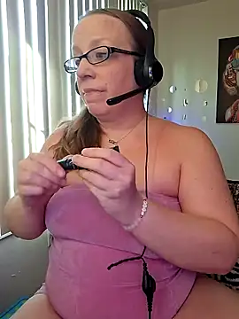 Snapshot of XxMs_StarzxX chatting on April 14, 10:05 pm XxMs StarzxX online show from April 14, 10:05 pm