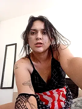 Snapshot of DaisyVian444 chatting on July 16, 1:50 pm DaisyVian444 online show from July 16, 1:50 pm