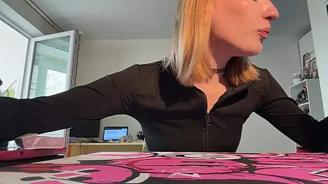 Snapshot of AnastaciaUltsch chatting on July 20, 10:39 am AnastaciaUltsch online show from July 20, 10:39 am