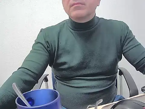 Snapshot of gabriel9_ chatting on April 22, 7:00 am gabriel9 online show from April 22, 7:00 am