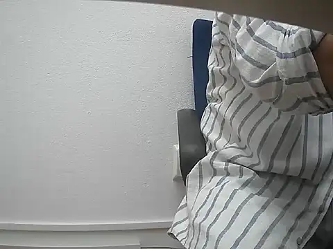 Snapshot of gabriel9_ chatting on July 15, 2:55 pm gabriel9 online show from July 15, 2:55 pm