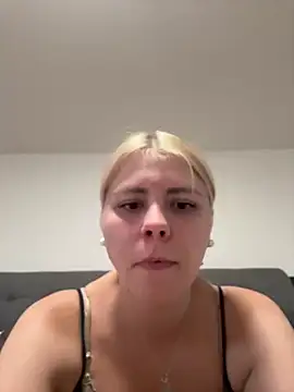 Snapshot of Ellaa_Candy chatting on July 22, 7:38 pm Ellaa Candy online show from July 22, 7:38 pm