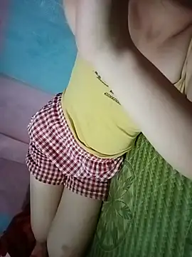 Mya-lia online show from July 27, 1:18 pm