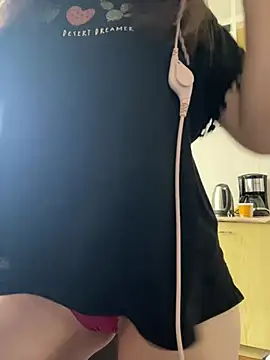 Snapshot of helly_dan chatting on July 21, 12:07 pm helly dan online show from July 21, 12:07 pm