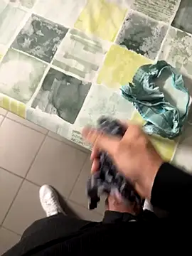 swissboy22 online show from October 22, 2:06 pm