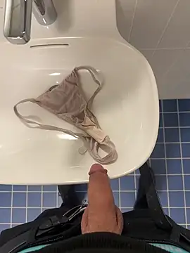 swissboy22 online show from March 1, 3:03 pm