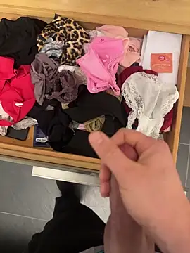 swissboy22 online show from March 14, 8:53 am