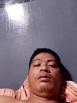 Snapshot of Hornylau chatting on July 27, 4:30 am Hornylau online show from July 27, 4:30 am