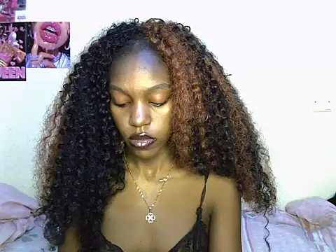 baddiecarrara online show from July 22, 9:50 pm
