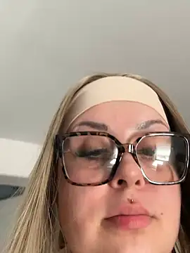 Peachy bella online show from August 7, 3:36 pm