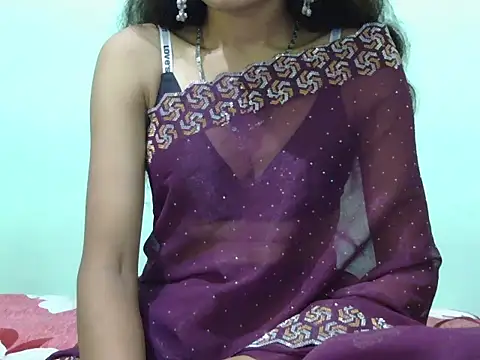 Snapshot of cutiee_kayra chatting on July 30, 9:52 am cutiee kayra online show from July 30, 9:52 am