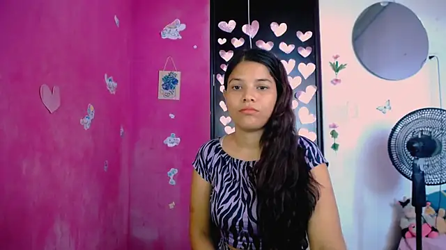 Snapshot of katerin_villalobos1 chatting on July 22, 1:47 pm katerin villalobos1 online show from July 22, 1:47 pm