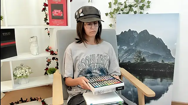 ZoilaSydnes online show from July 24, 4:32 am