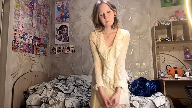 Snapshot of JosephineBulmer chatting on July 23, 4:27 pm JosephineBulmer online show from July 23, 4:27 pm