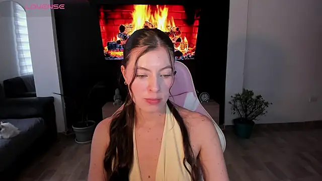 Snapshot of Hillary_myers__ chatting on July 28, 8:52 pm Hillary myers online show from July 28, 8:52 pm