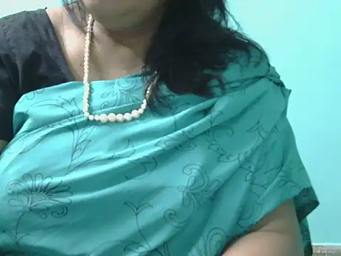 Snapshot of Sweet_ritika143 chatting on August 5, 7:44 am Sweet ritika143 online show from August 5, 7:44 am