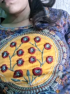 Snapshot of Nisha_shukla chatting on July 25, 6:44 am Nisha shukla online show from July 25, 6:44 am