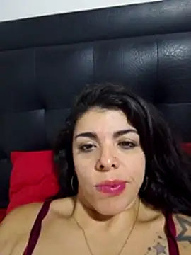 Snapshot of LUNA_x19 chatting on July 25, 11:57 pm LUNA x19 online show from July 25, 11:57 pm