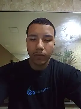 Snapshot of Arthurtani14 chatting on August 3, 1:27 pm Arthurtani14 online show from August 3, 1:27 pm
