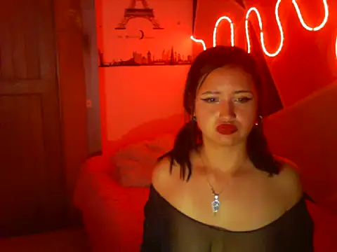 Snapshot of grace_caroline chatting on July 30, 2:10 am grace caroline online show from July 30, 2:10 am
