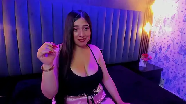 Snapshot of Sarai_Honeey chatting on July 28, 7:50 pm Sarai Honeey online show from July 28, 7:50 pm