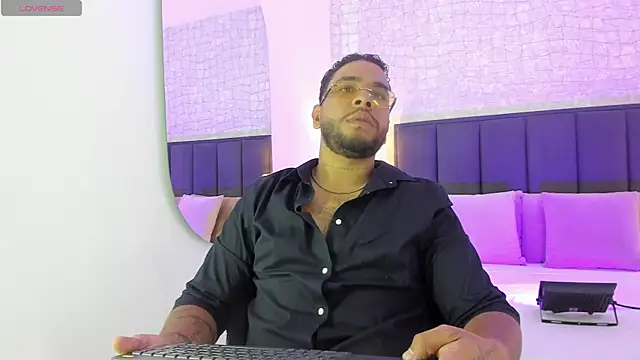 Jacksson Miller  online show from August 3, 10:02 pm