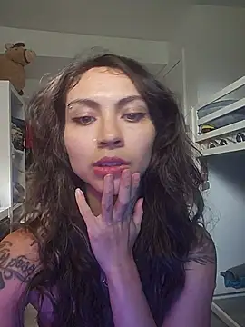 Snapshot of RebelRileyX chatting on July 28, 9:47 pm RebelRileyX online show from July 28, 9:47 pm
