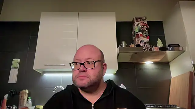 theitalianbear online show from March 31, 3:30 am