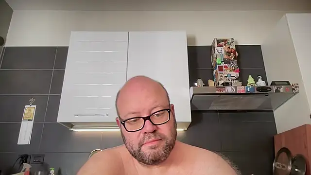theitalianbear online show from June 10, 6:34 am