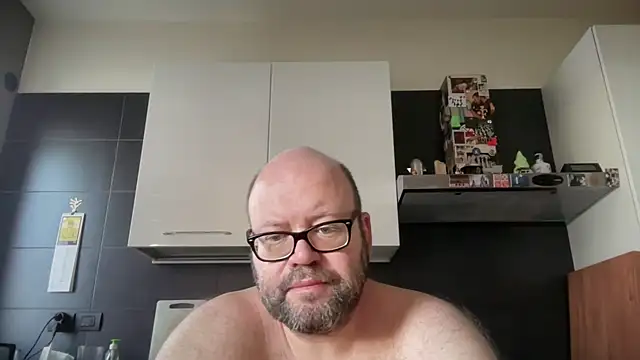 theitalianbear online show from June 14, 5:31 am