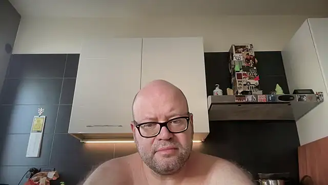 Snapshot of theitalianbear chatting on June 27, 5:56 am theitalianbear online show from June 27, 5:56 am