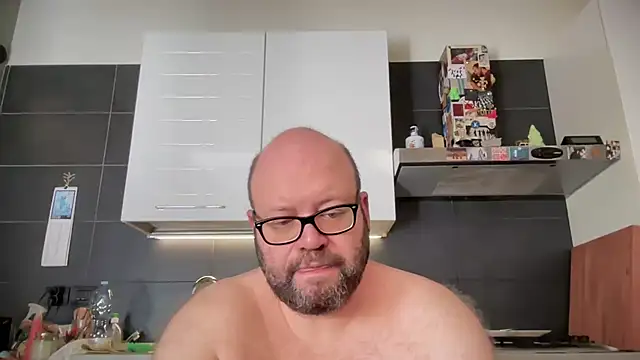 Snapshot of theitalianbear chatting on July 17, 7:37 am theitalianbear online show from July 17, 7:37 am