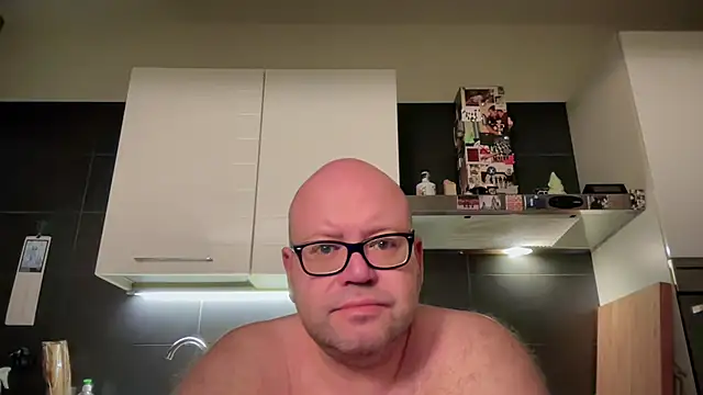 Snapshot of theitalianbear chatting on July 22, 12:24 am theitalianbear online show from July 22, 12:24 am