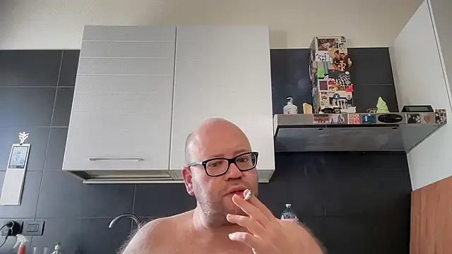 Snapshot of theitalianbear chatting on July 25, 7:39 am theitalianbear online show from July 25, 7:39 am