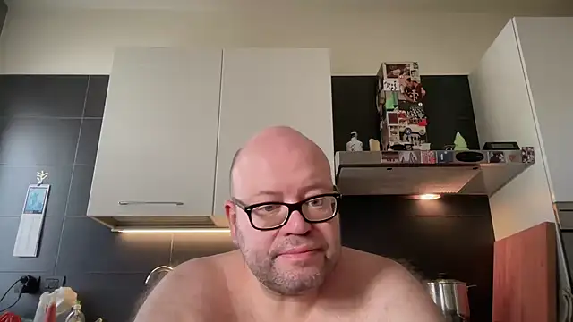 Snapshot of theitalianbear chatting on July 26, 10:44 am theitalianbear online show from July 26, 10:44 am